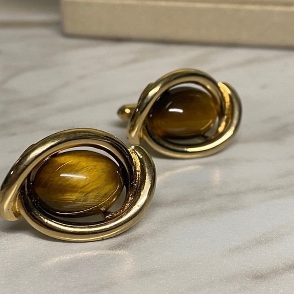 Men’s luxury vintage gold tone genuine tiger’s eye cufflinks